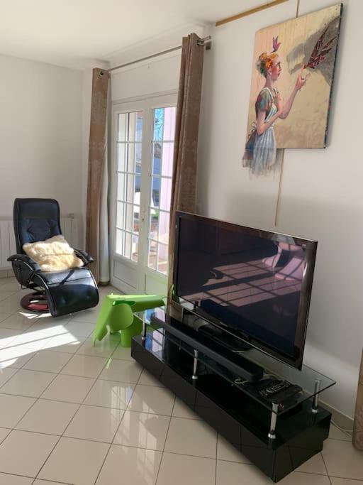 Casabina Appartement Entre Disney Et Paris Chelles  Room photo